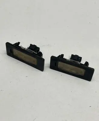 Audi TT TTS Mk2 Number plate light 8T0943021
