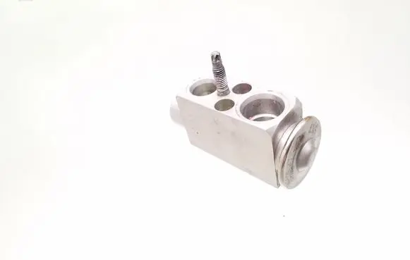 Land Rover Evoque I Air conditioning (A/C) expansion valve 7010973 326508