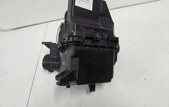 Honda CR-V Air filter box
