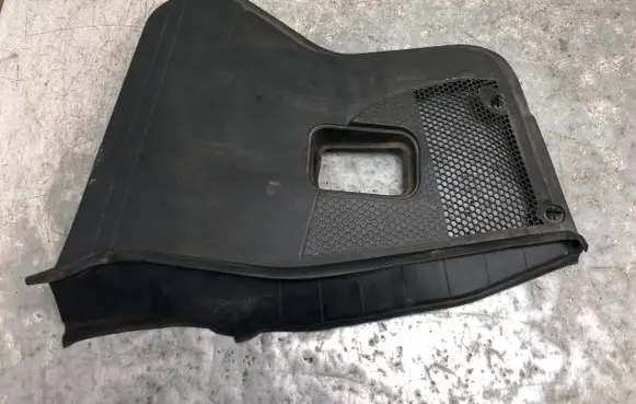 Mercedes-Benz E W213 Wiper trim A2138300200