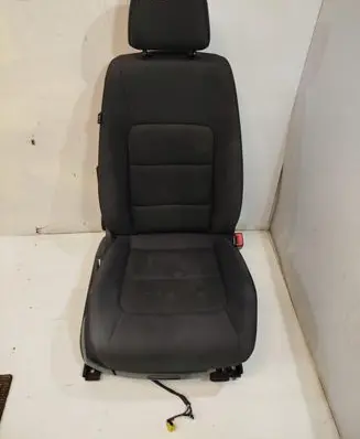 Volkswagen Golf VII Front passenger seat 510