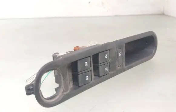 Renault Espace - Grand espace IV Electric window control switch 8200328425