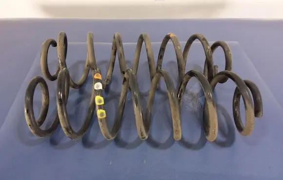 Volkswagen Polo IV 9N3 Rear coil spring