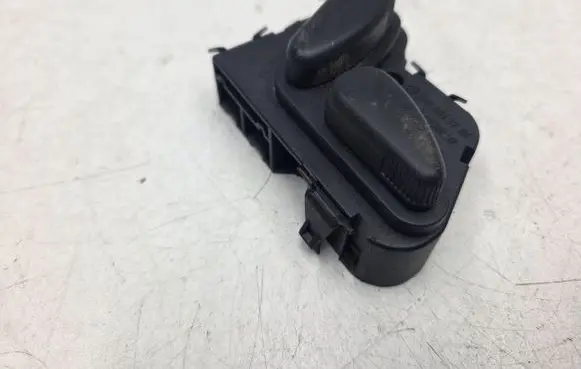 Mercedes-Benz E W211 Seat control switch A2108213751 2108213751