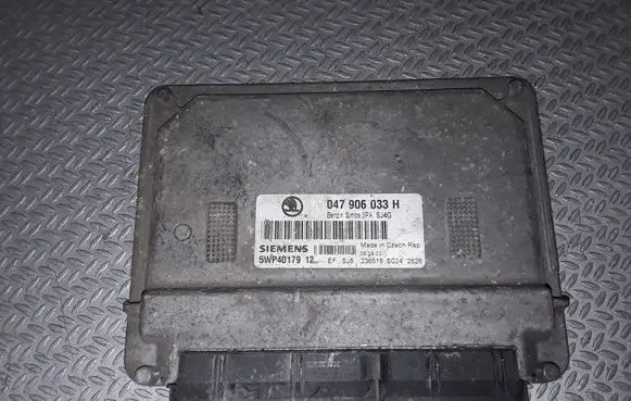 Skoda Fabia Mk1 (6Y) Engine control unit/module 047906033H 5WP4017912