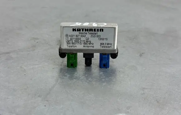 Mercedes-Benz C W205 Aerial antenna amplifier A2218270042