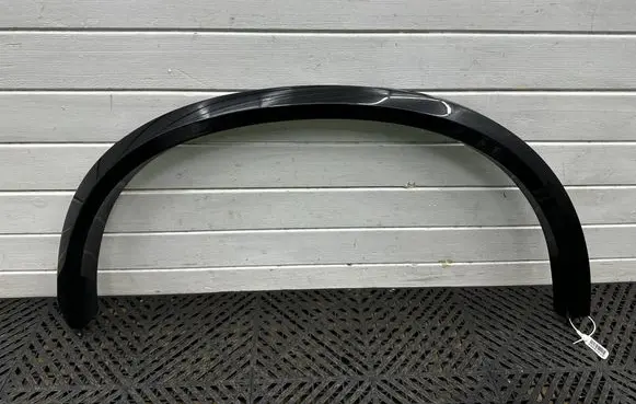 BMW X5M G05 F95 Front arch trim 8075230