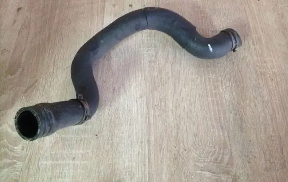 Volkswagen Golf V Engine coolant pipe/hose