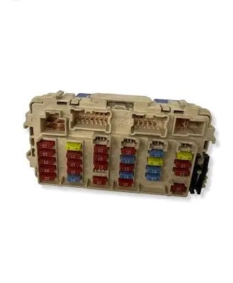 Nissan X-Trail T30 Fuse module 