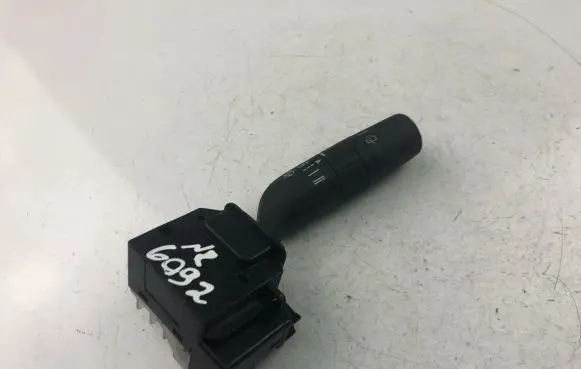 Mazda 3 II Wiper turn signal indicator stalk/switch 17D682