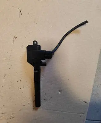 Volkswagen Polo IV 9N3 Oil level sensor 045907660D PA66GF35 00813401