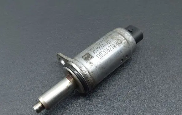 Audi A8 S8 D4 4H Camshaft vanos timing valve 06E103697H 10797401 13020621416D