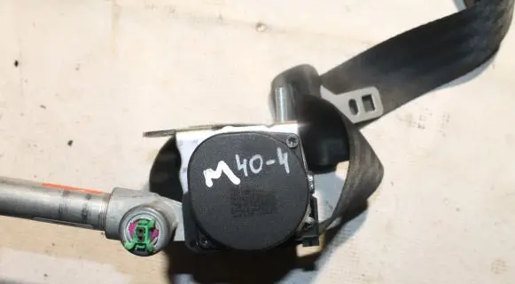 Volvo C30 Rear seatbelt 30642227