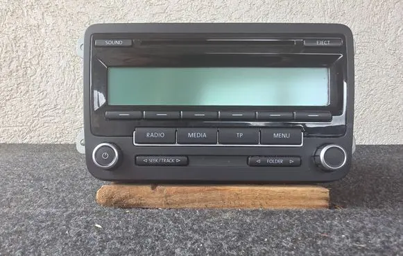 Volkswagen Golf Plus Radio/CD/DVD/GPS head unit 1K0035186AA