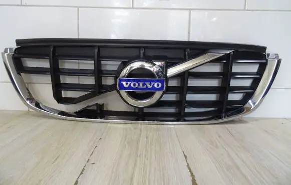 Volvo XC60 Front bumper upper radiator grill 31284337