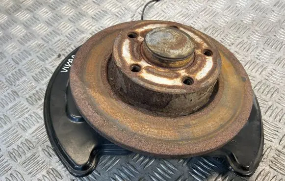 Rear wheel hub spindle/knuckle