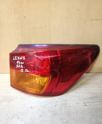 Lexus IS 220D-250-350 Rear/tail lights I090037