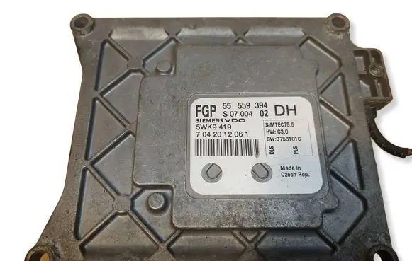 Opel Astra H Engine control unit/module ECU 55559394 SIMTEC755 5WK9419