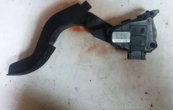 Volkswagen PASSAT B5.5 Accelerator throttle pedal 8D1721523J 6PV00837603