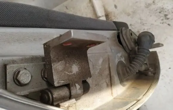 Peugeot 406 Rear door lower hinge