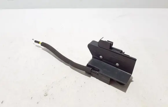 Dacia Duster Rear door lock 825022783R