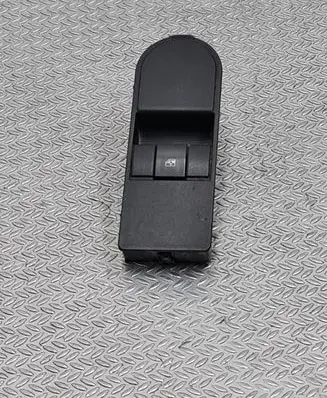 Opel Zafira B Electric window control switch 13228709 1077 5011