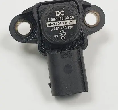 Mercedes-Benz GLK (X204) Air pressure sensor A0071530028