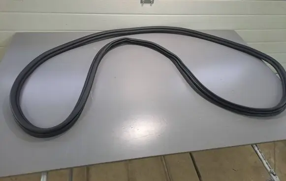 BMW X7 G07 Front door rubber seal 7428678