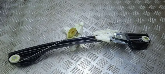 Mercedes-Benz C AMG W204 Rear window lifting mechanism without motor 981702100