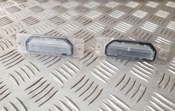 Infiniti FX Number plate light