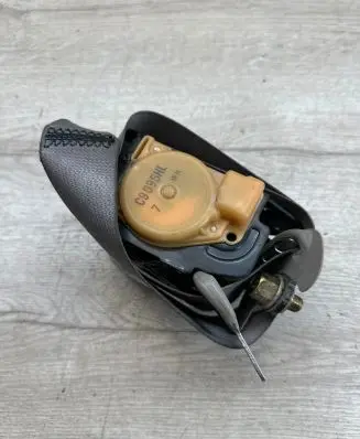Mitsubishi Grandis Front seatbelt TKAF2N693 0730072004 USD4604