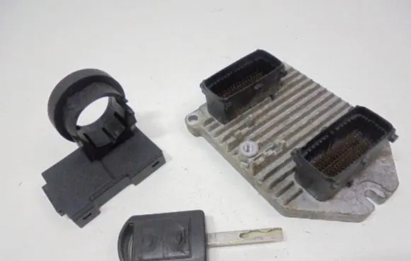 Opel Meriva A Engine ECU kit and lock set 13105214