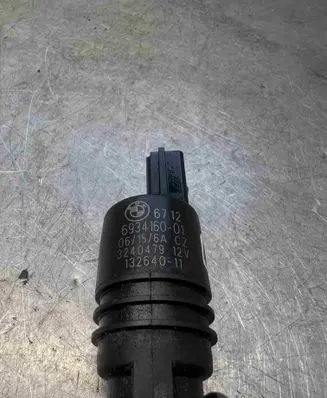 BMW 5 GT F07 Windscreen/windshield washer pump 6934160