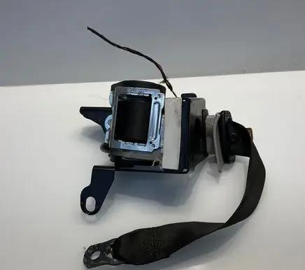 Mercedes-Benz CLS C219 Rear seatbelt 2198600285 040565 A2198600285