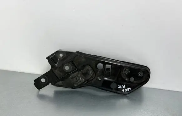 Headlight/headlamp mounting bracket