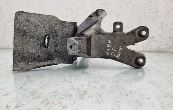Audi A4 S4 B8 8K Engine mounting bracket 8K0199308C