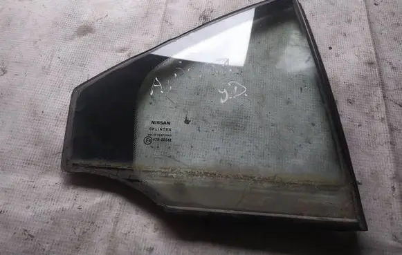 Nissan Primera Rear vent window glass as2