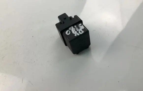 Nissan Primera Other relay 252309F910