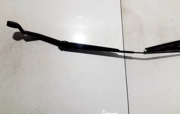 Nissan Almera N16 Front wiper blade arm 09228886 162129