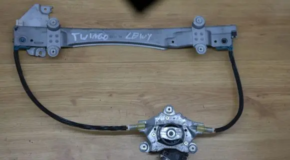 Renault Twingo II Front door window regulator with motor 119358ARM