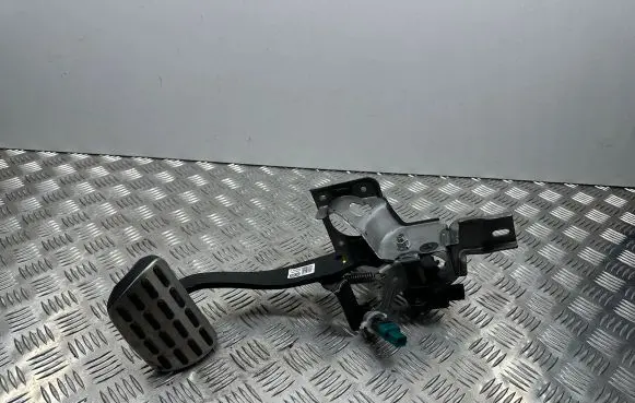 KIA Sportage Brake pedal 32800F1745