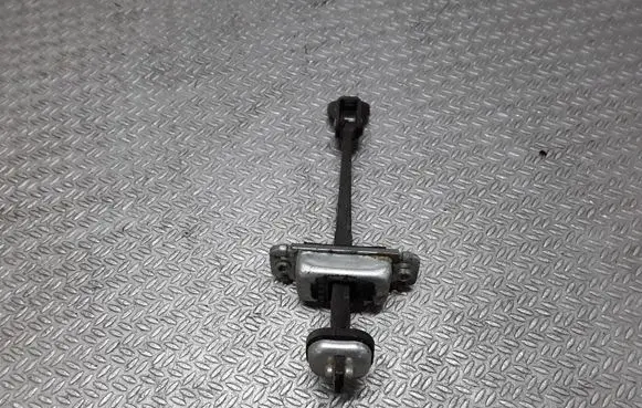 Opel Antara Rear door check strap stopper
