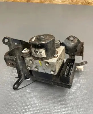 Nissan Navara D40 ABS Pump 00404911D0 06210908873