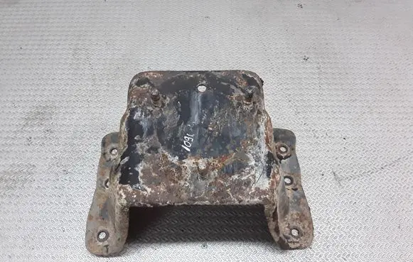 Hyundai Galloper Spare wheel mounting bracket 