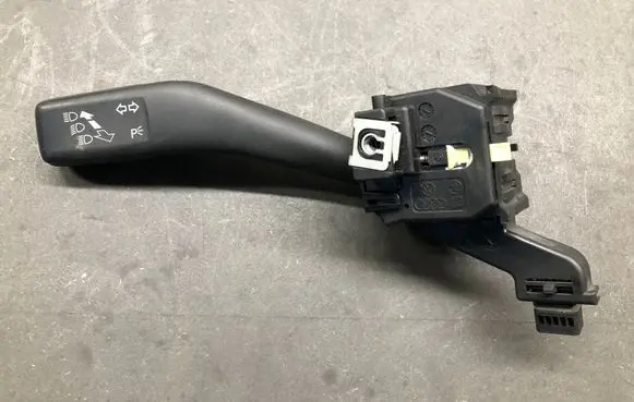 Volkswagen Golf V Indicator stalk 1K0953513E