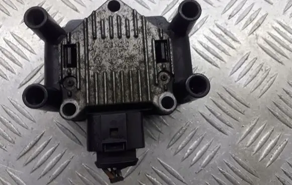 Skoda Roomster (5J) High voltage ignition coil 032905106B