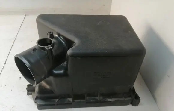 Toyota RAV 4 (XA40) Air filter box cover TOYOTA3724 3724