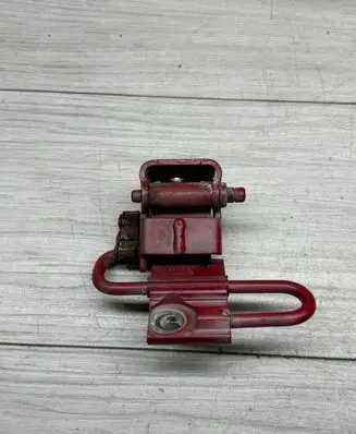 Volkswagen Touran I Front door lower hinge 1T0831412C