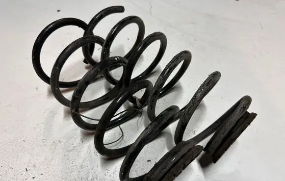 Opel Corsa E Rear coil spring