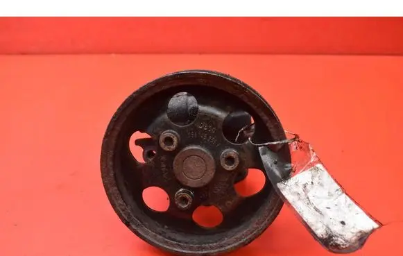 Volkswagen PASSAT B5.5 Power steering pump 8D0145156L